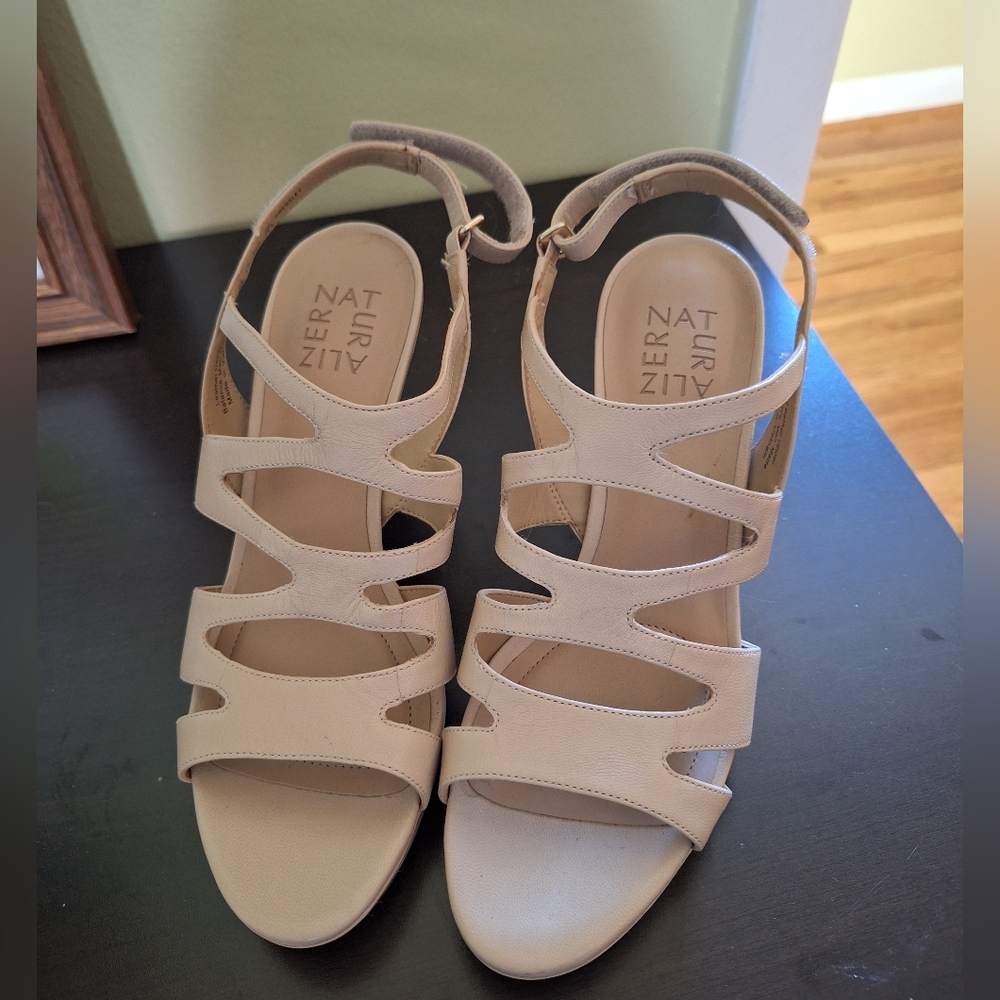 Naturalizer nude/beige heeled sandal size 7.5
